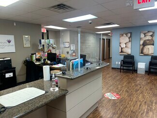 Plus de détails pour 28511 Orchard Lake Rd, Farmington Hills, MI - Bureau/Médical à louer