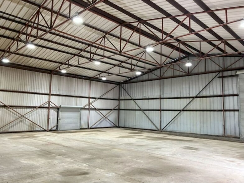 3720 State 71 East Hwy, La Grange, TX for lease - Primary Photo - Image 1 of 1