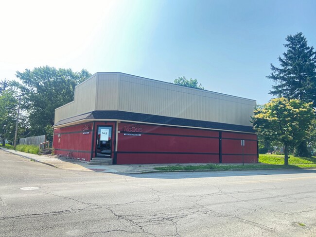 Plus de détails pour 1610 Arrow Ave, Anderson, IN - Commerce de détail à vendre