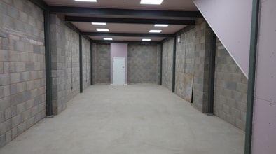 27 Withyfold Dr, Macclesfield for lease Interior Photo- Image 1 of 1