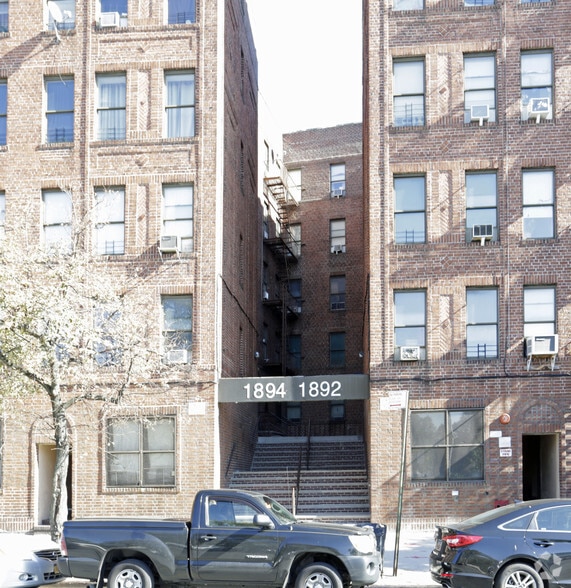 1892-1894 Arthur Ave, Bronx, NY à vendre - Photo du bâtiment - Image 3 de 6
