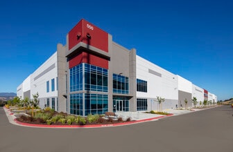 550 Piercy Rd, San Jose, CA à louer Photo du bâtiment- Image 2 de 15