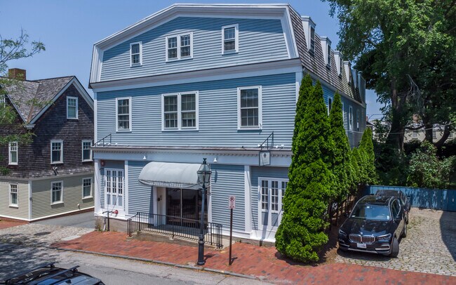 Plus de détails pour 28 Pelham St, Newport, RI - Bureau à vendre