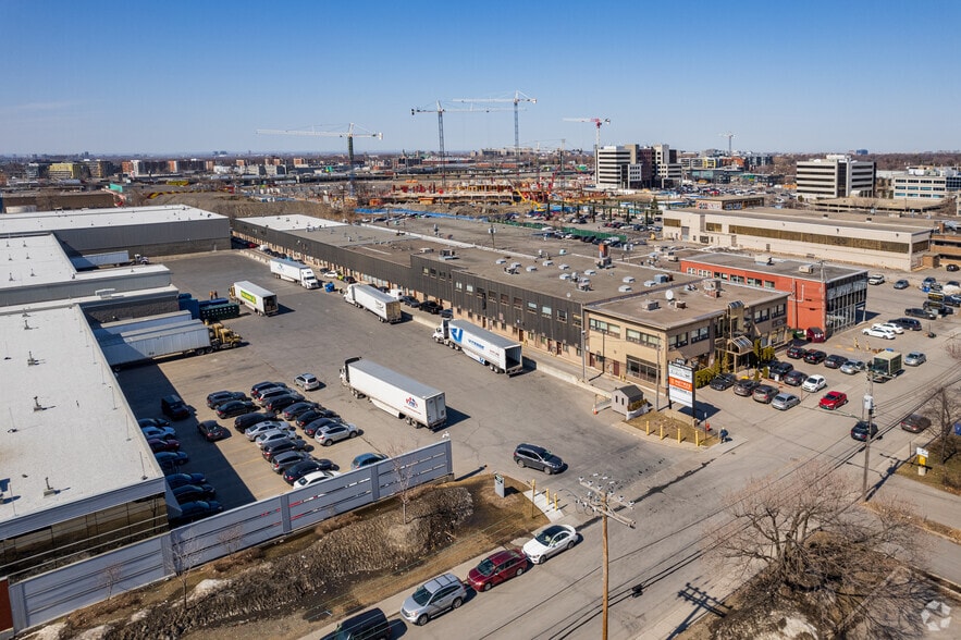 5473-5475 Av Royalmount, Mont-Royal, QC for lease - Aerial - Image 2 of 12