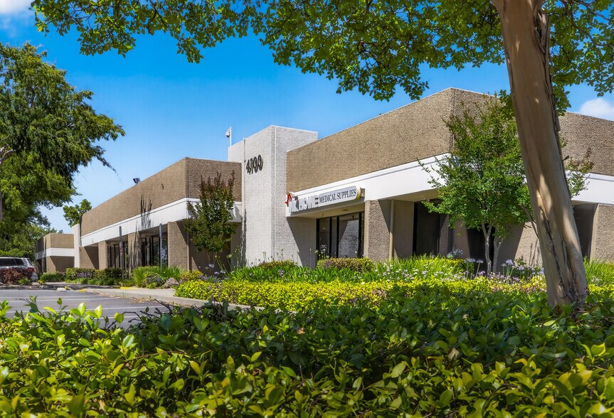 4700 Northgate Blvd, Sacramento, CA for lease - Building Photo - Image 2 of 7