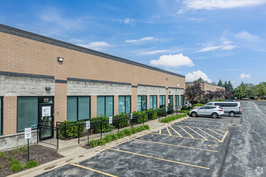 8151 W 183rd St, Tinley Park, IL à vendre - Photo du bâtiment - Image 3 de 8