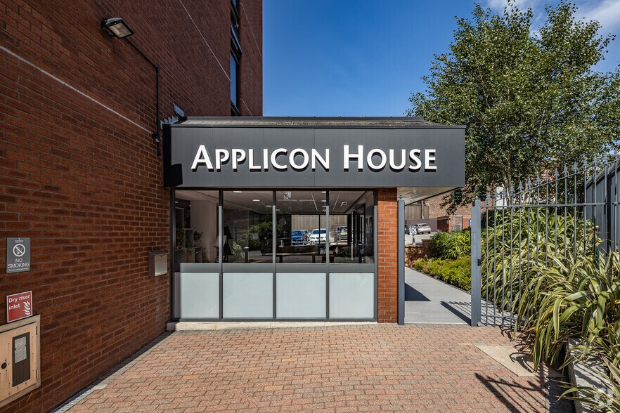 Exchange St, Stockport à louer - Photo du bâtiment - Image 2 de 12