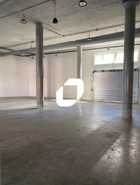 Flex dans Lyon à louer - Photo du bâtiment - Image 2 de 8