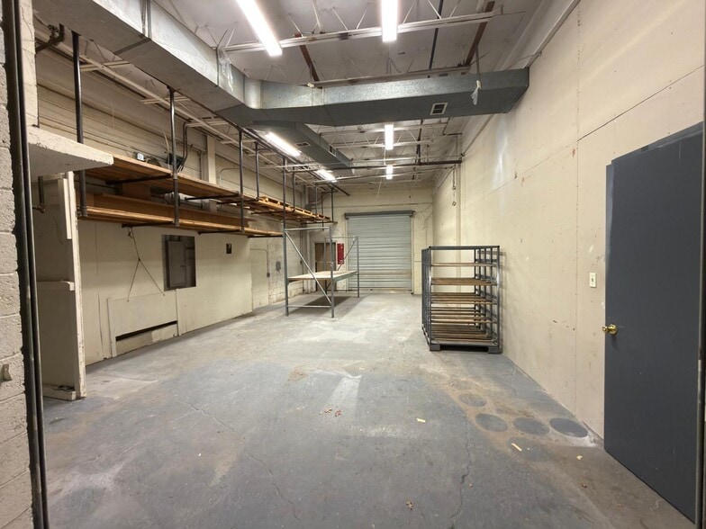 29 Evans Pl, Pompton Plains, NJ for lease - Building Photo - Image 2 of 20