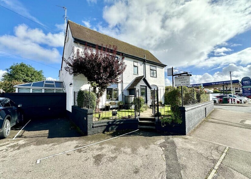 93 Hucclecote Rd, Gloucester à vendre - Photo du bâtiment - Image 1 de 24