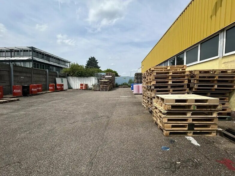 Flex in Metz for sale - Building Photo - Image 3 of 13