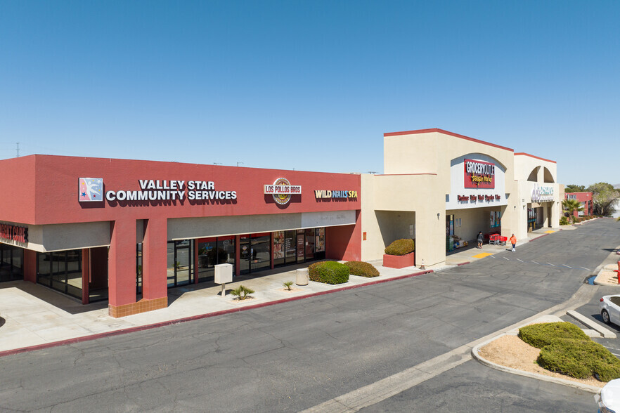 12220-12236 Hesperia Rd, Victorville, CA for lease - Building Photo - Image 1 of 35