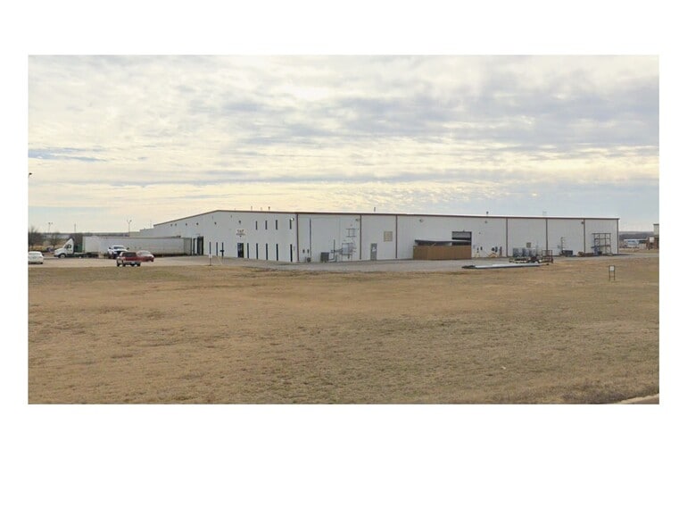 Fisher59 Lawton portfolio of 2 properties for sale on LoopNet.ca - Building Photo - Image 2 of 11
