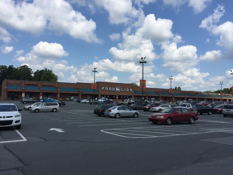 5353-5457 Gumtree Rd, Winston-Salem, NC for lease - Building Photo - Image 3 of 8