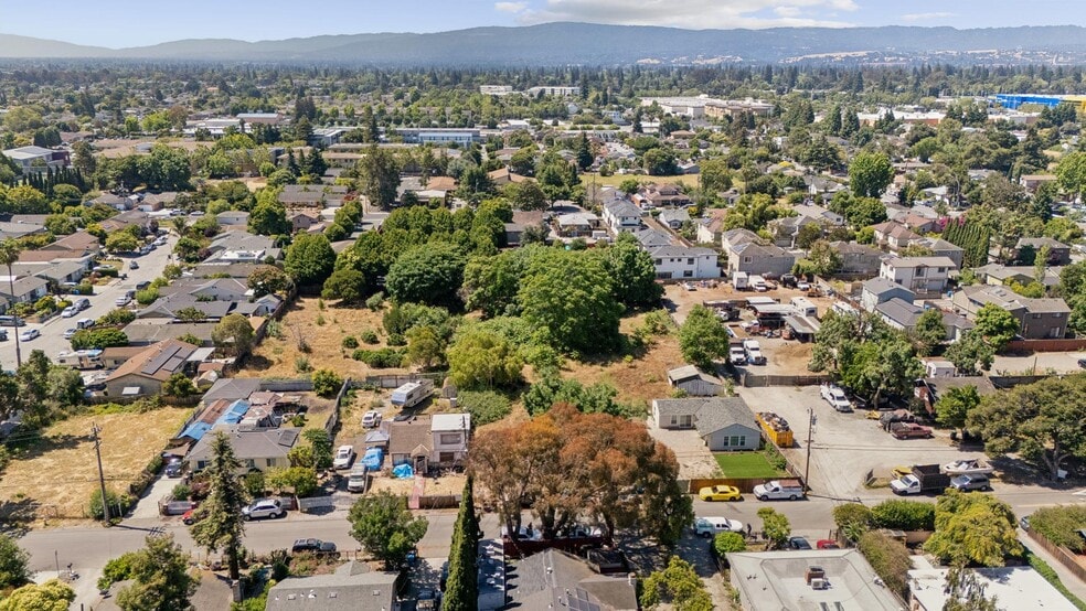 990 Garden St, East Palo Alto, CA for sale - Building Photo - Image 2 of 6