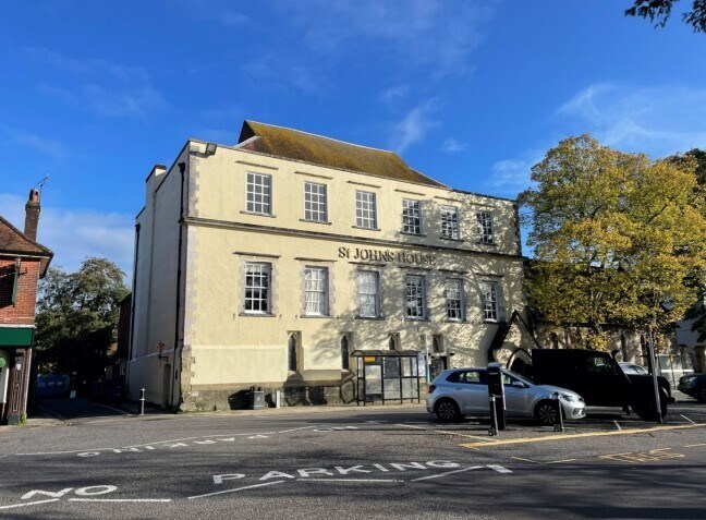 The Broadway, Winchester à louer - Photo du bâtiment - Image 1 de 4