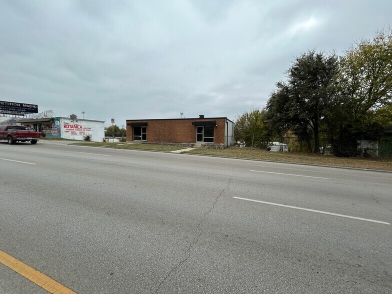3120-3122 E Lancaster Ave, Fort Worth, TX à louer - Photo du bâtiment - Image 3 de 19