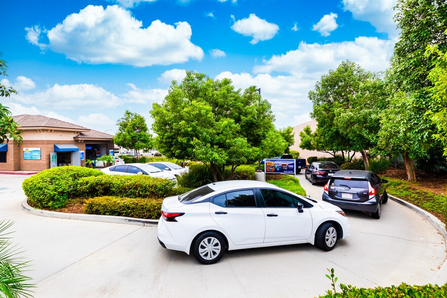 8675 Limonite Ave, Jurupa Valley, CA à vendre - Photo du bâtiment - Image 1 de 18