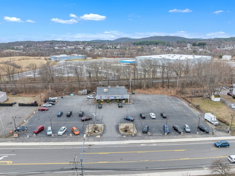 30 Summer St, Lunenburg, MA à vendre - Photo du bâtiment - Image 2 de 5