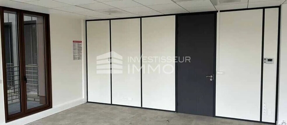 Office in Montévrain for lease - Interior Photo - Image 3 of 4