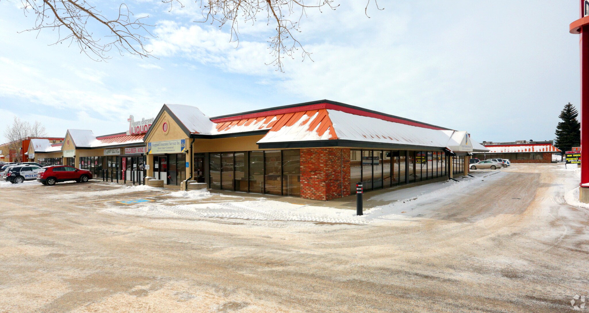 14315 118th Ave NW, Edmonton, AB à louer Photo principale- Image 1 de 5