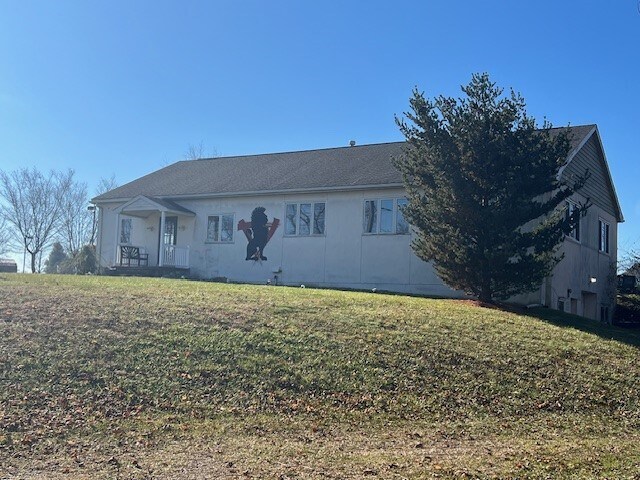 8 N Village Ave, Exton, PA à vendre - Photo du bâtiment - Image 2 de 6