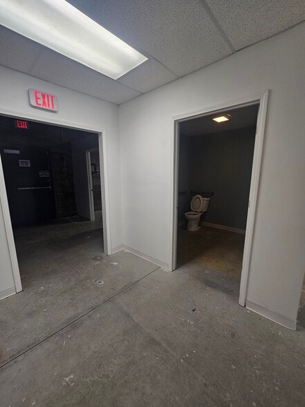 2695 Henry St, Muskegon, MI for lease - Building Photo - Image 3 of 13