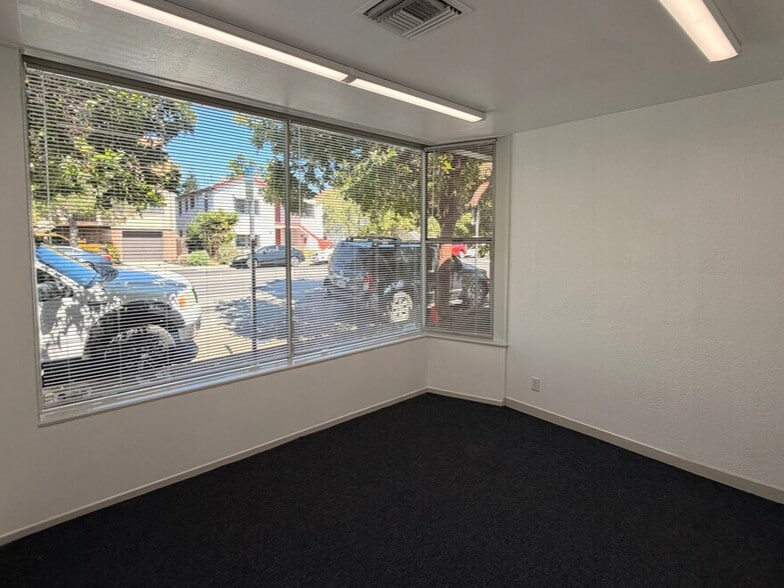 923-927 Arguello St, Redwood City, CA for lease - Building Photo - Image 2 of 15
