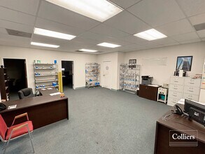 4061-4073 Wedgeway Ct, Earth City, MO for lease Interior Photo- Image 2 of 5