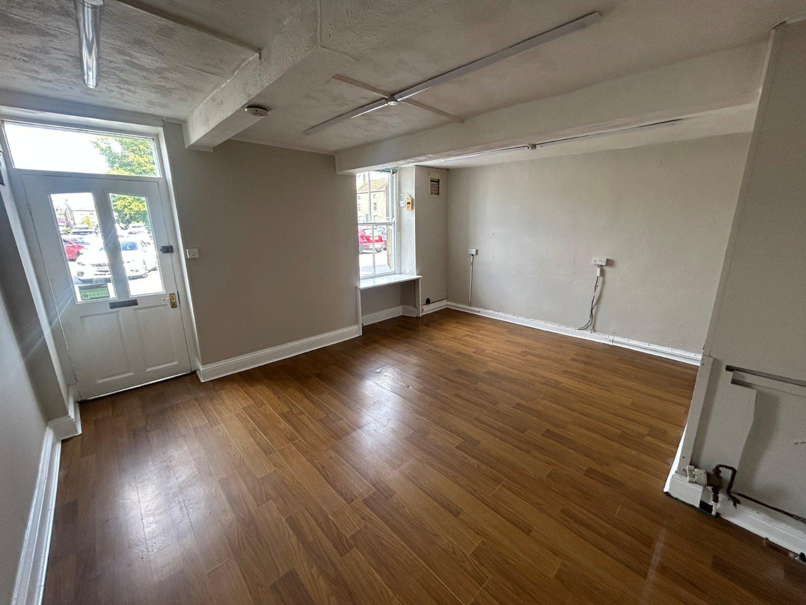 12 Market Pl, Ripon for lease Interior Photo- Image 1 of 2