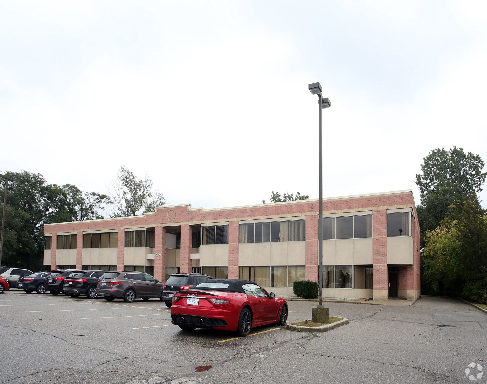 931 Commissioners Rd E, London, ON for sale Primary Photo- Image 1 of 1