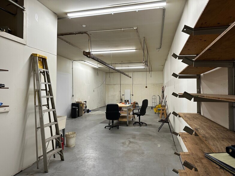 151 Grassy Plain St, Bethel, CT à louer - Photo du bâtiment - Image 2 de 17