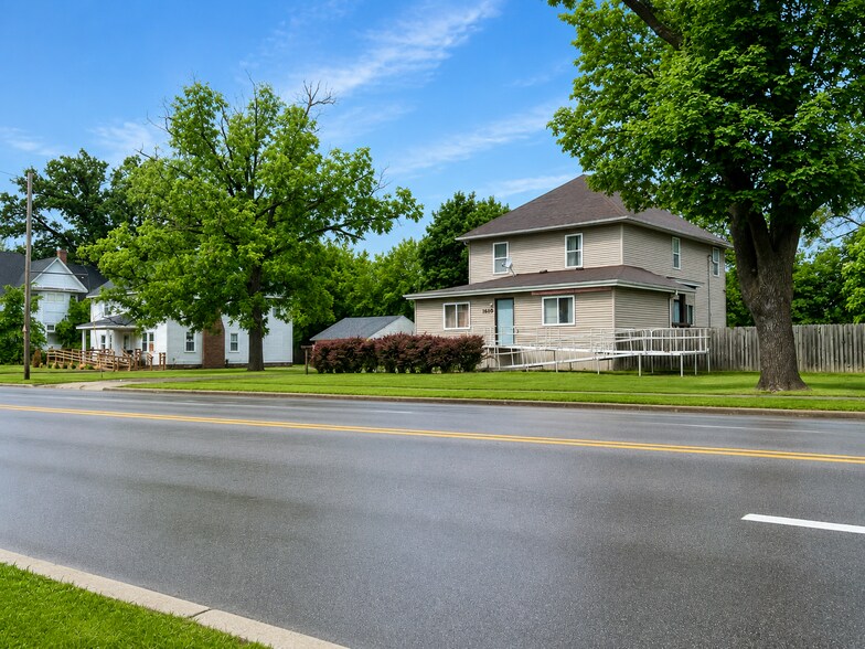 1610 Gratiot Ave, Saginaw, MI à vendre - Photo principale - Image 3 de 3