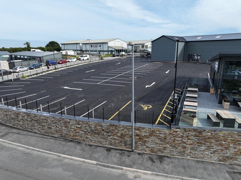 1-4 Estuary Retail Park, Wadebridge à louer - Photo du bâtiment - Image 3 de 10