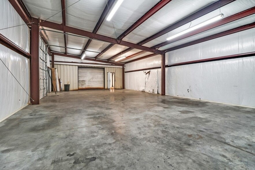 135 Industrial Blvd, Crossville, TN for lease - Building Photo - Image 3 of 5