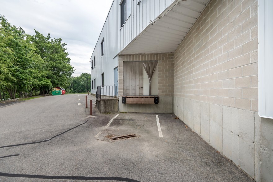 26 Parkridge Rd, Haverhill, MA à louer - Photo du bâtiment - Image 3 de 31