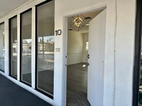 1010-1012 S Robertson Blvd, Los Angeles, CA for lease Interior Photo- Image 1 of 5