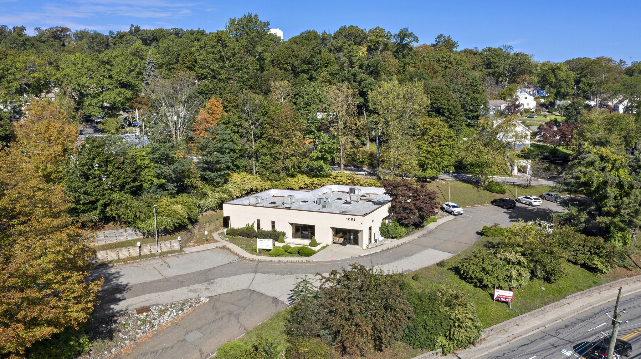 1001 Pleasant Valley Way, West Orange, NJ à vendre Photo du bâtiment- Image 1 de 6