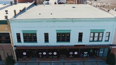 111 Bank St, Oxford, NC à louer - Vidéo sur l’inscription commerciale 