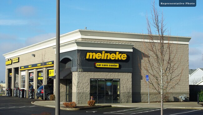 More details for 2951 Stadium Dr, Kalamazoo, MI - Retail for Sale