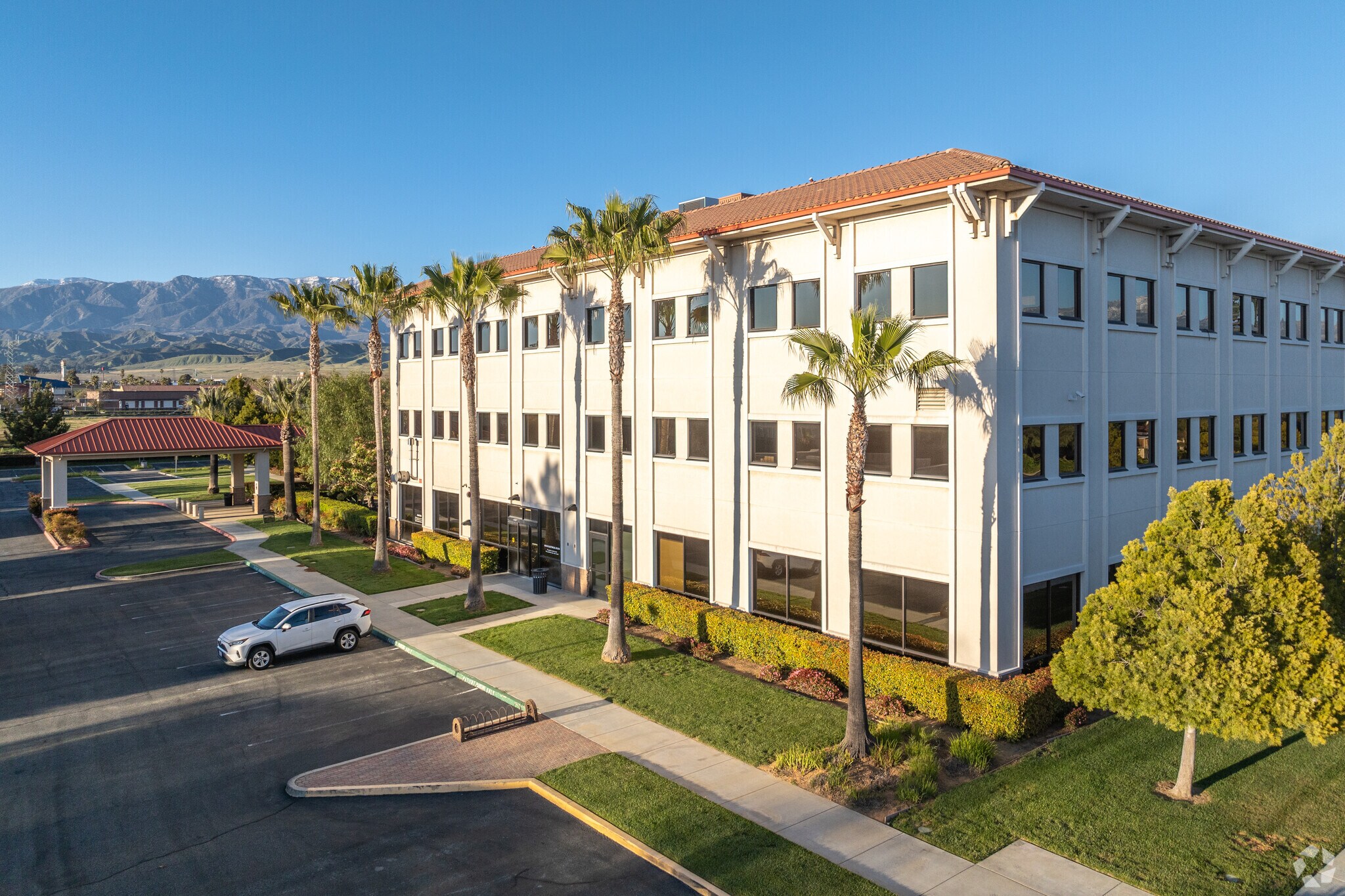 81 S Highland Springs Ave, Beaumont, CA à louer Photo principale- Image 1 de 11