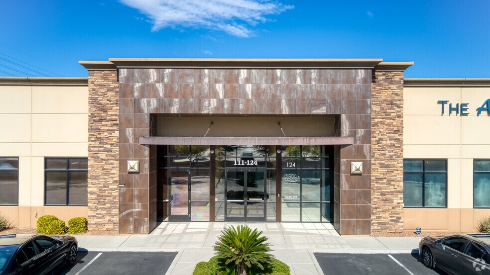 5980 S Durango Dr, Las Vegas, NV à louer - Photo du bâtiment - Image 2 de 10