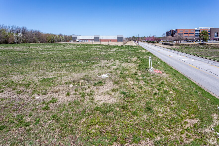 SE S St, Bentonville, AR for lease - Building Photo - Image 2 of 2