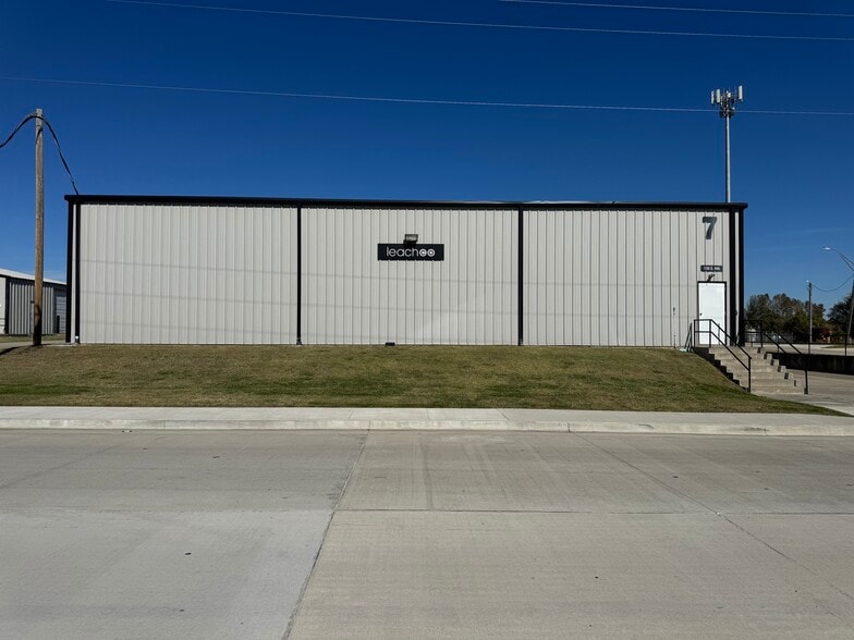 130 E 9th St, Ada, OK for lease - Building Photo - Image 2 of 20