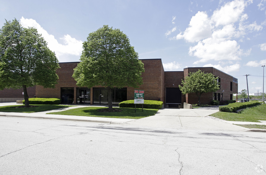 2330-2350 Brickvale Dr, Elk Grove Village, IL for sale - Primary Photo - Image 1 of 1