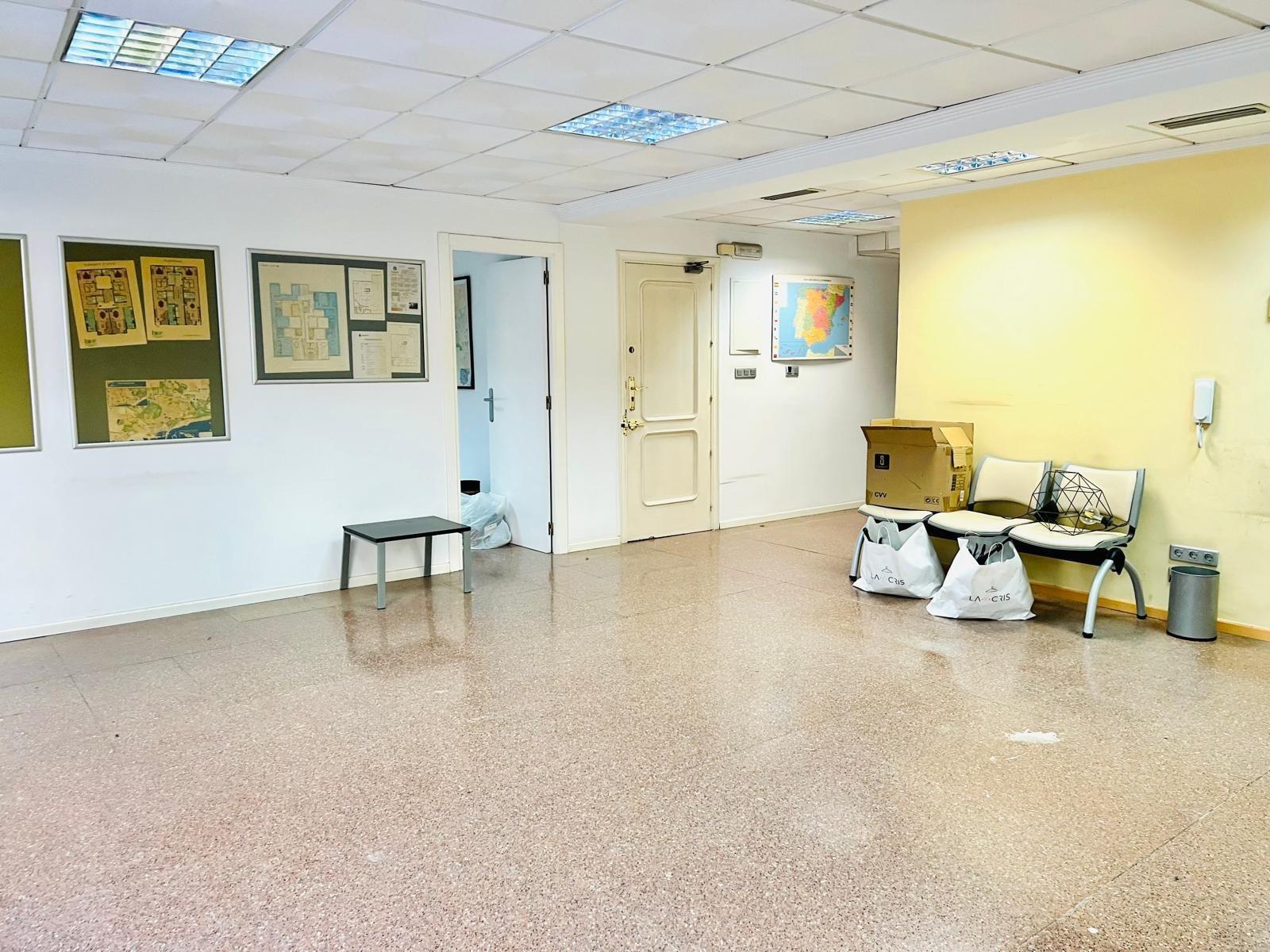 Bureau dans Elche, Alicante à louer Photo intérieure- Image 1 de 16