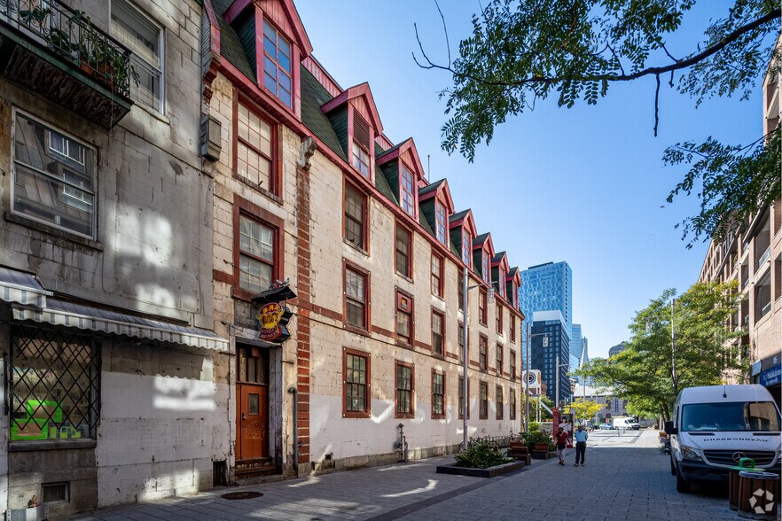 120 Rue De La Gauchetière O, Montréal, QC à vendre - Photo du bâtiment - Image 2 de 4