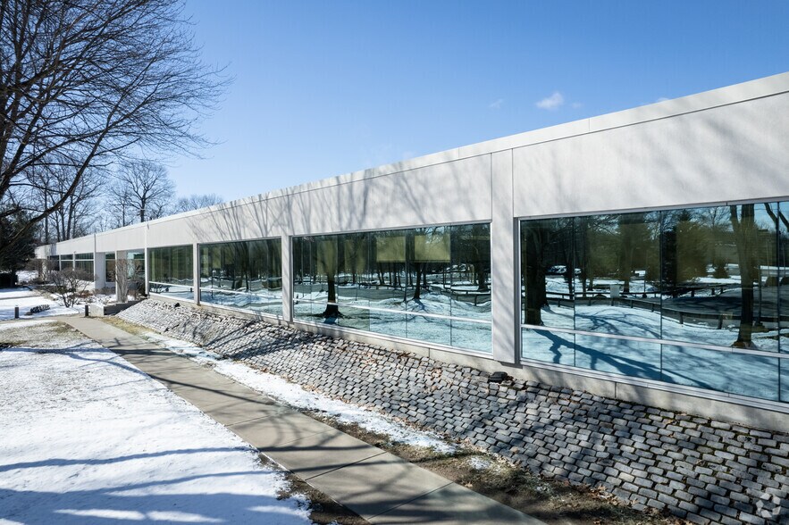 100 Philips Pky, Montvale, NJ à louer - Photo du bâtiment - Image 3 de 6