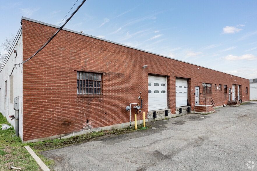 2 W Commercial Ave, Moonachie, NJ for lease - Building Photo - Image 2 of 8