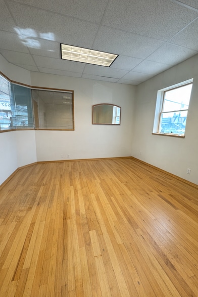 637 Willis Ave, Williston Park, NY for lease - Building Photo - Image 3 of 10